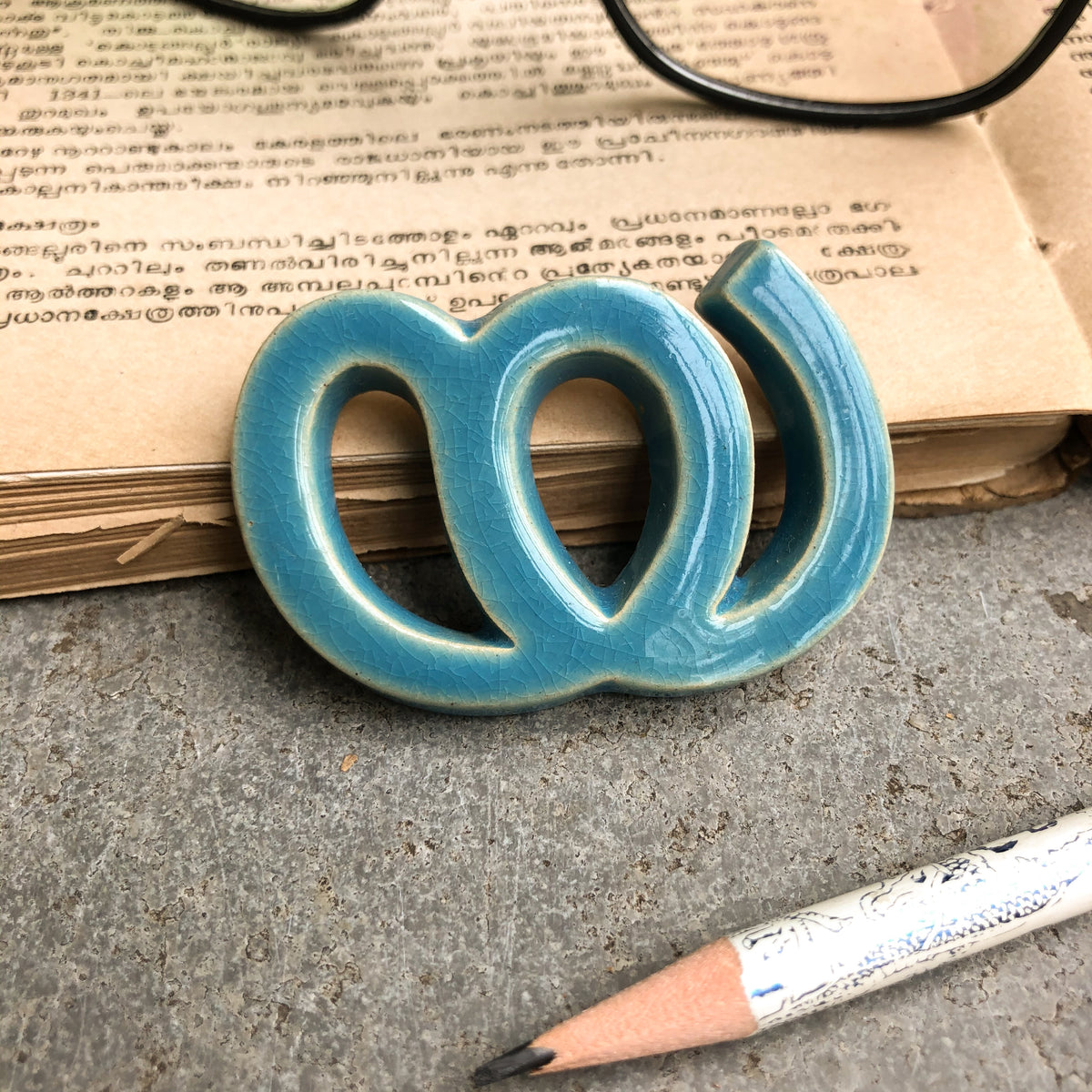 Handmade Ceramic Letters - Malayalam Alphabet Ya - Assorted Colours